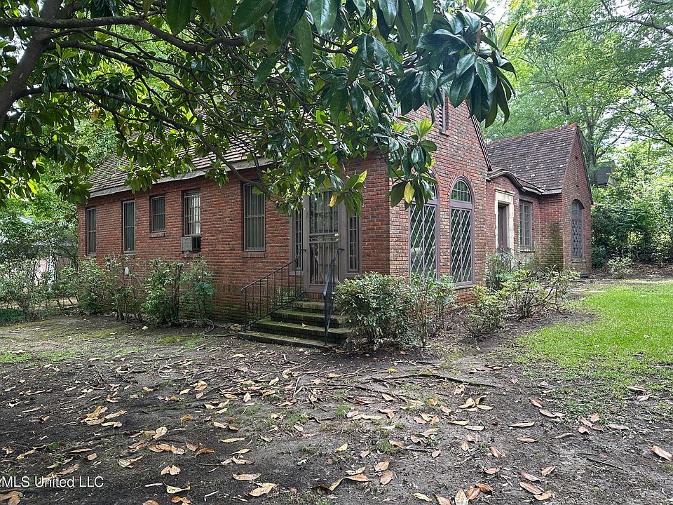 2nd image of 931 Gillespie St