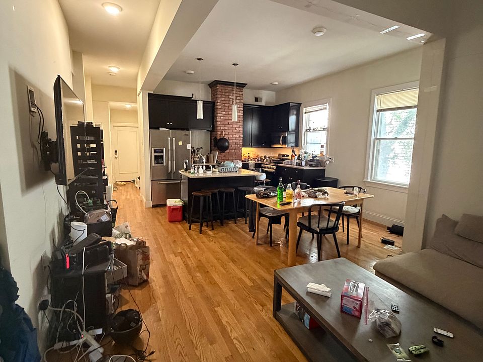 1st image of 32 Juniper St #9