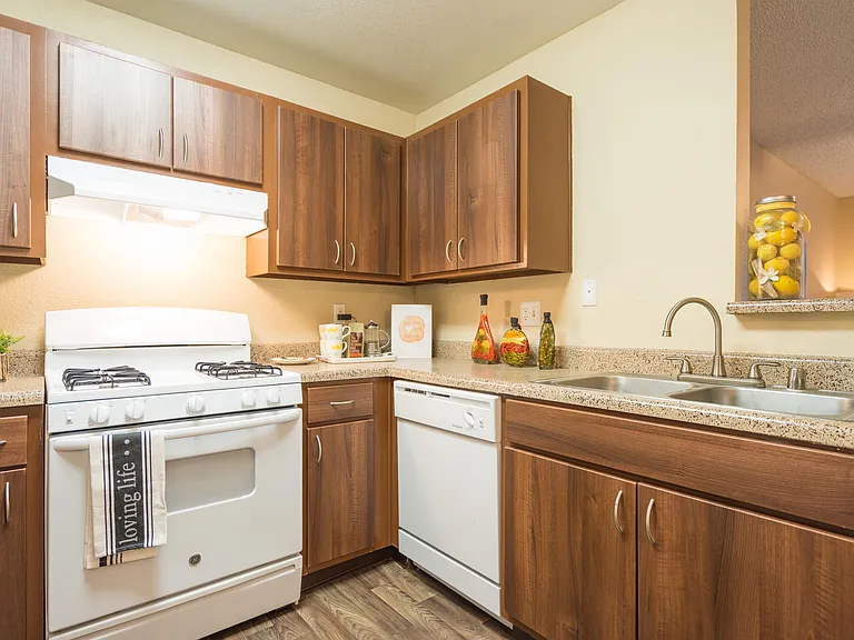 Sterling Point Apartment Homes — Photo 92