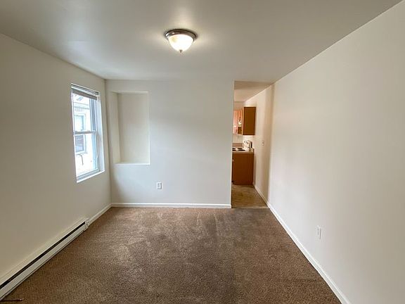 4th image of 540 Walnut St Unit 2