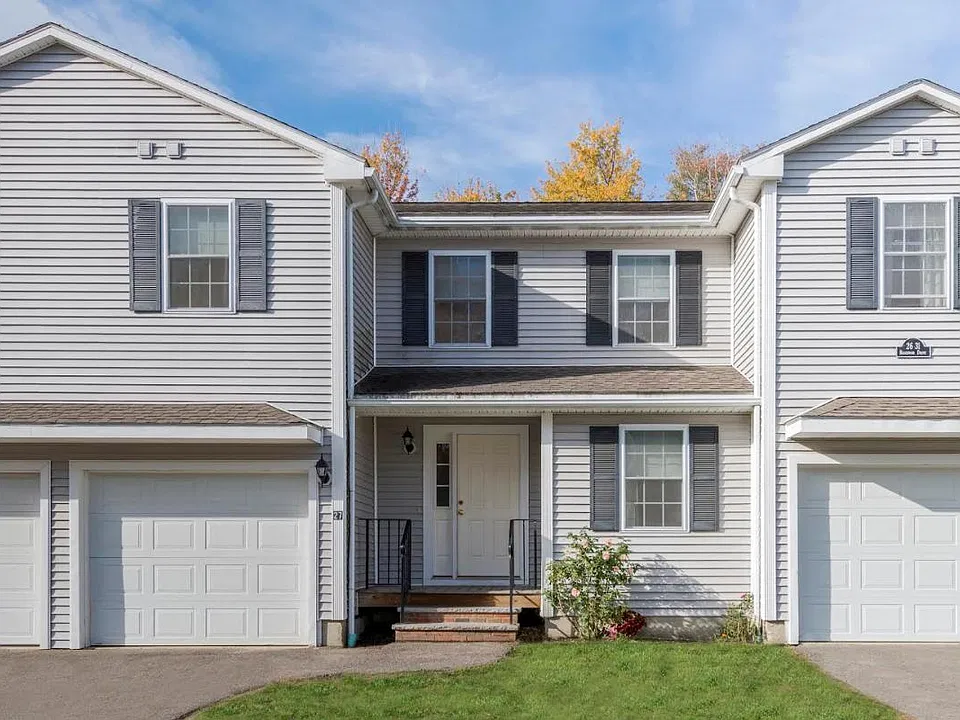 18 Rosewood Dr