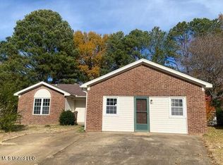 926 Oaklawn Pl, Southaven, MS 38671