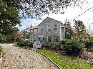 16 Cedarberry Ln, Southampton, NY 11968