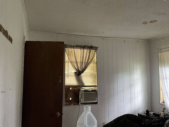 5th image of 41 Crestview St S
