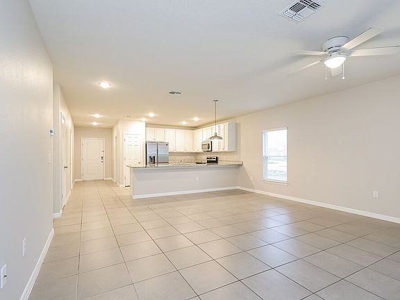 3rd image of 1236 Amazon Dr