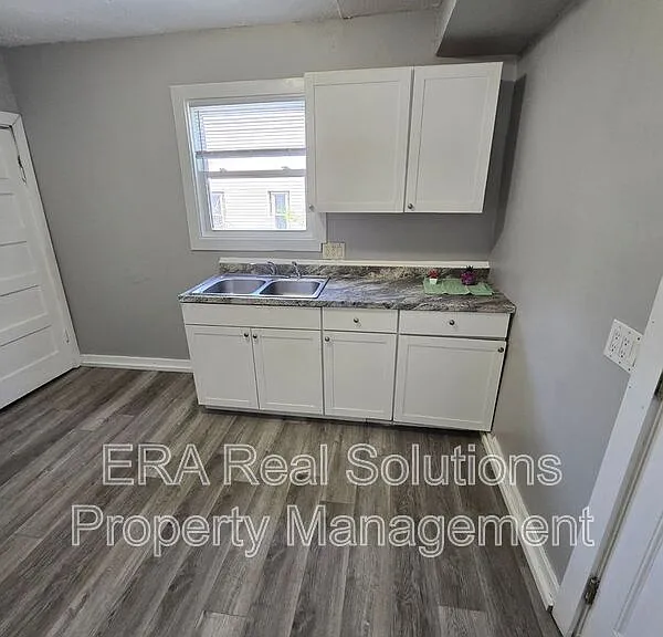 2590 Parkwood Ave #2590 — Photo 11