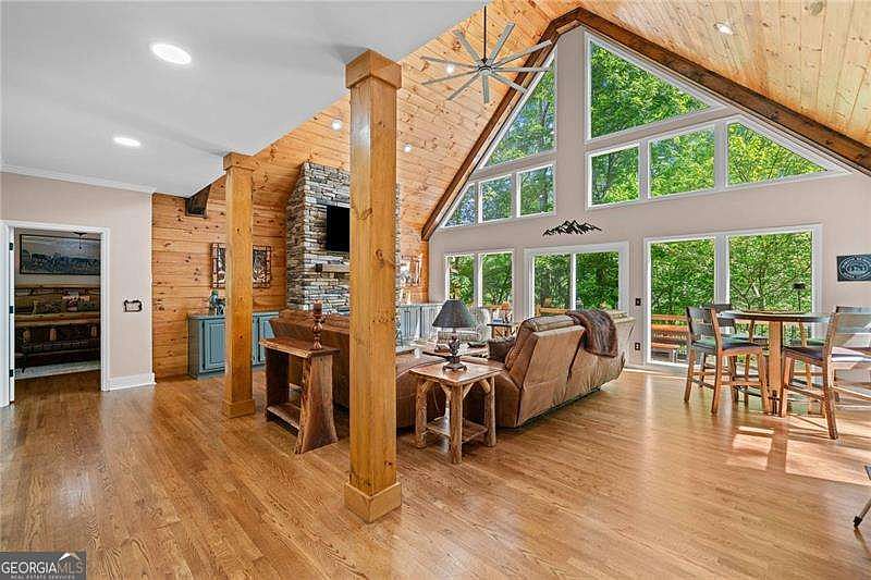 1st image of 816 Alpine Dr