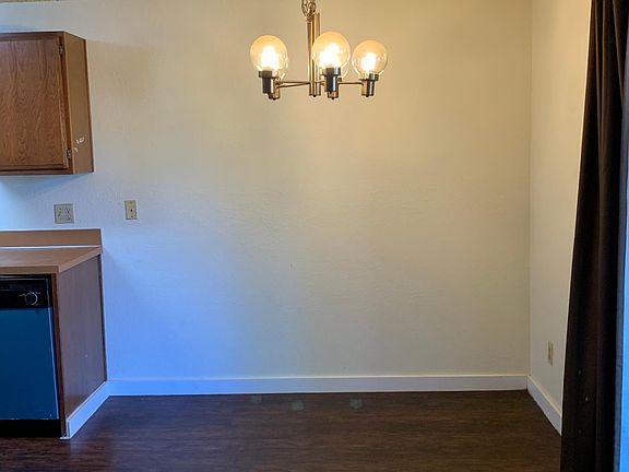5th image of 12510 NE 117th Pl APT B8