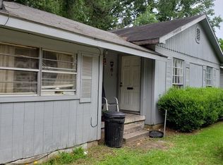 925 Guam St, Wake Village, TX 75501