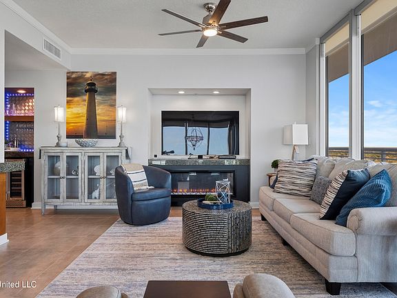 5th image of 2060 Beach Blvd Unit 1605