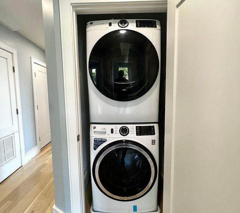 1st image of 9 University Rd #3