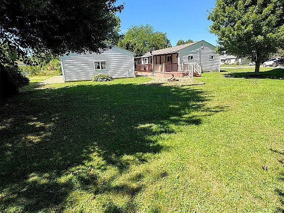 4th image of 9141 Applewood Ct