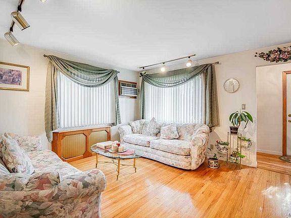 5th image of 63 Cushing Ave