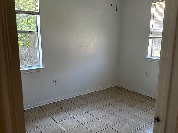 2nd image of 308 S 5th St #B