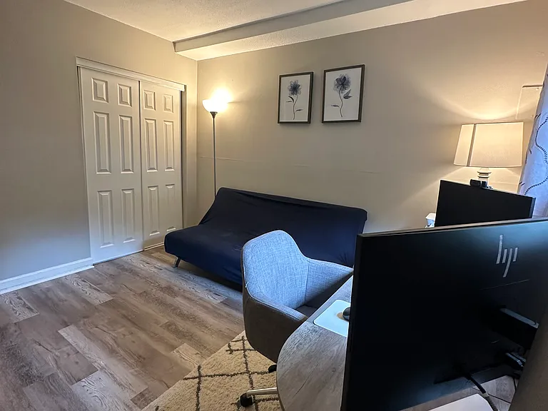 10 Crescent Dr #3 — Photo 9