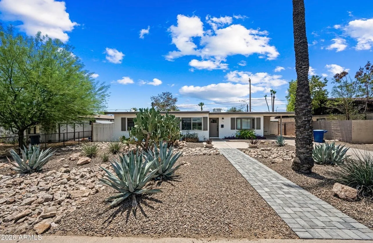 4 bed, 1981 sqft, $3,300 — Photo 1
