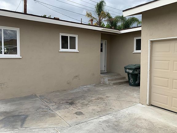 3rd image of 846 S Olive St #846