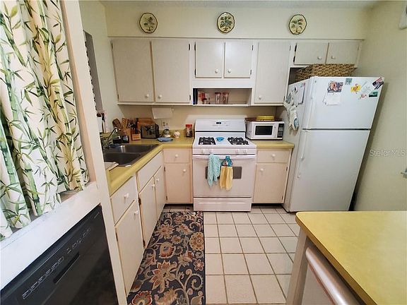 2nd image of 1603 Flint Dr W #81