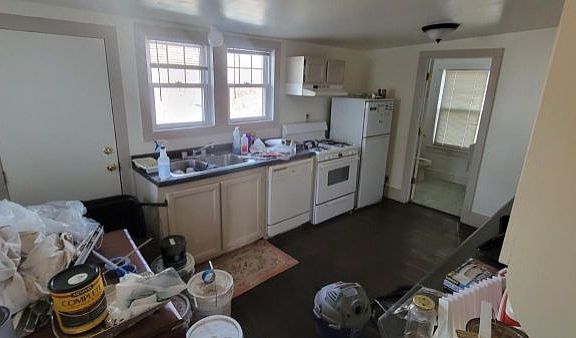 5th image of 103 Sherman Ave