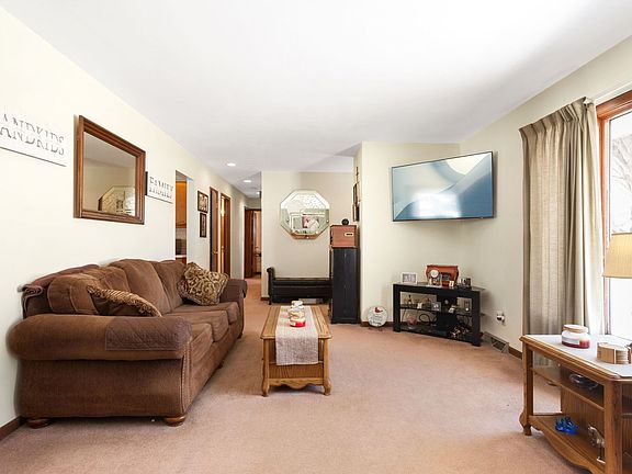 4th image of 907 Obrien St