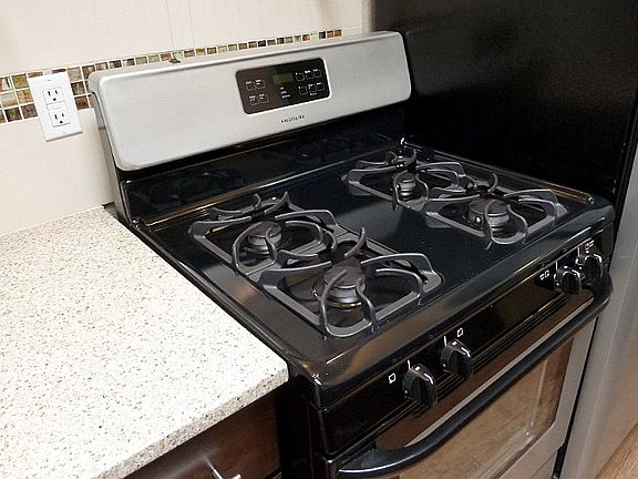 5th image of 708 E 1st Ave #5