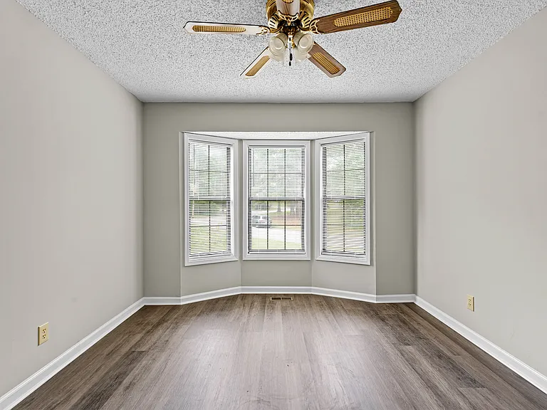 90 Edelweiss Dr — Photo 12