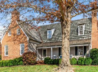 300 Candlelight Dr, Staunton, VA 24401