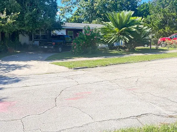 901 Edgemoor Ave, Sebring, FL 33870