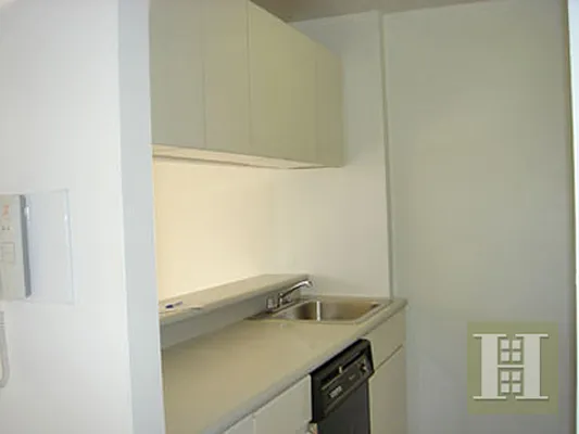 Rented by Halstead Real Estate | media 33