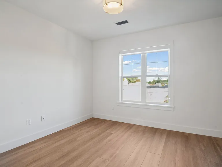 Chestnut Road Apartments — Photo 8