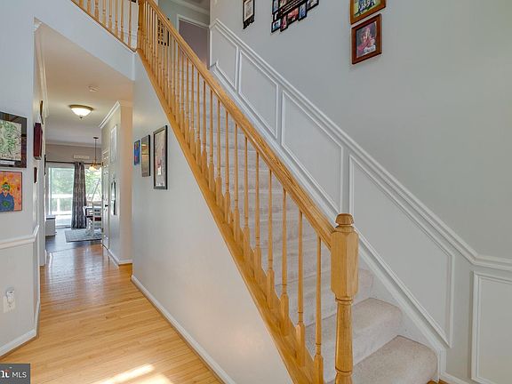 3rd image of 471 Kearns Dr