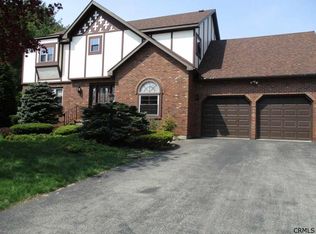 336 Dolan Dr, Schenectady, NY 12306