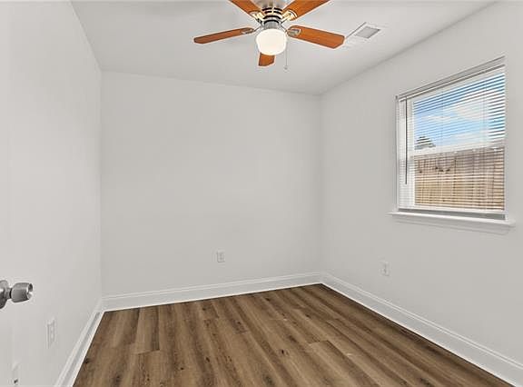 5th image of 1116 5th St #1/2