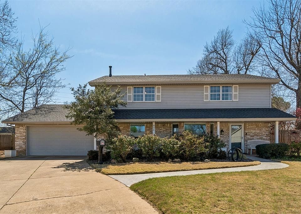1st image of 824 Annie Ct
