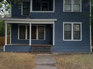 723 W 6th St, Taylor, TX 76574