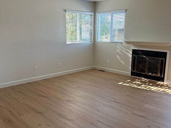 3rd image of 422B Upham St