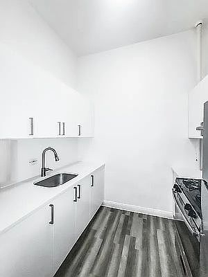 4th image of 275 5th Ave APT 2A