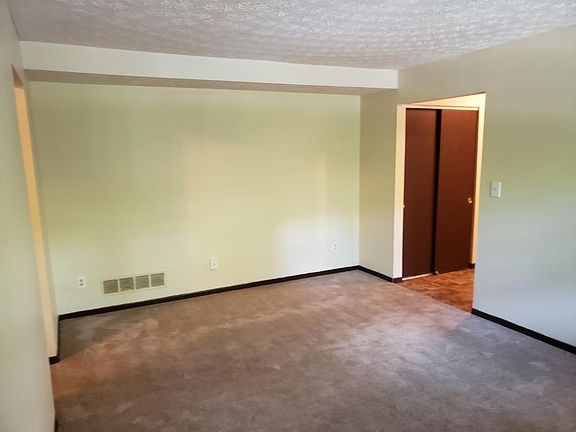5th image of 704 Gordon Smith Blvd APT 6