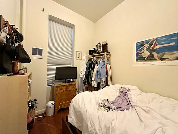 4th image of 306 W 21st St APT 3