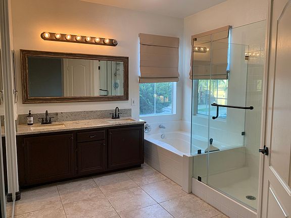 5th image of 5884 Ventana Dr