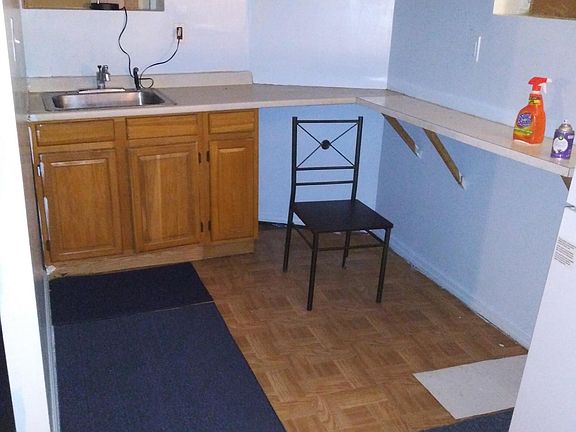 3rd image of 127 Washington St