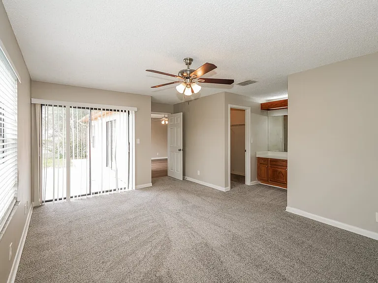 23106 Mayfair Rd — Photo 11