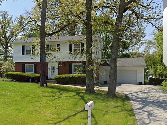 2nd image of 2724 Chariot Ln