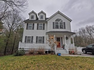 4 Garfield St, Walpole, MA 02081
