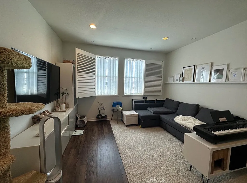 2 bed, 1300 sqft, $3,480 — Photo 4