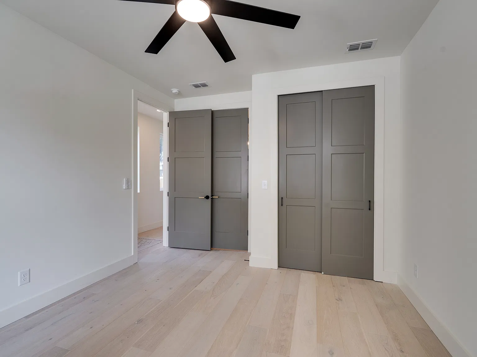 4 bed, 2546 sqft, $3,500 — Photo 4