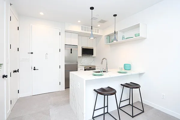 Rented by Blue Egg Realty Corp | media 23