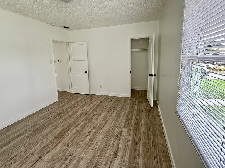 217 S Hazel St #A — Photo 11