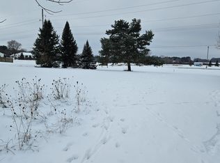 1605 Cedarhurst Dr, New London, WI 54961