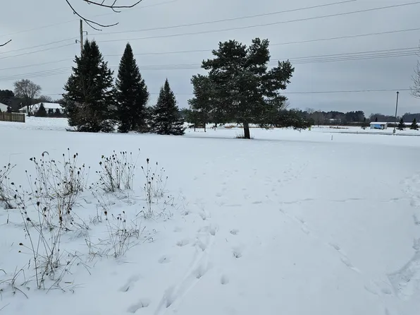 1605 Cedarhurst Dr, New London, WI 54961